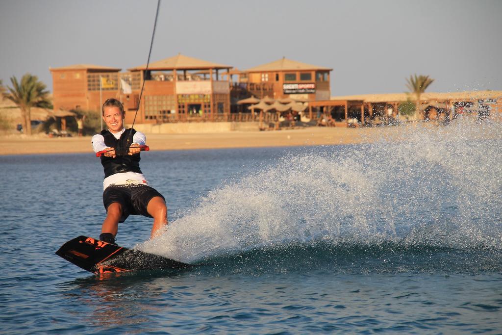The Breakers Diving And Surfing Lodge Soma Bay Hurghada Eksteriør bilde